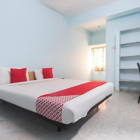 Hôtel Oyo Flagship 48158 Ss Towers à Podanur Extérieur photo