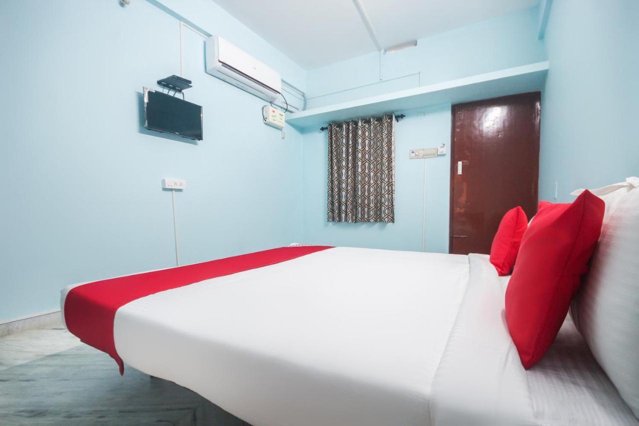 Hôtel Oyo Flagship 48158 Ss Towers à Podanur Extérieur photo