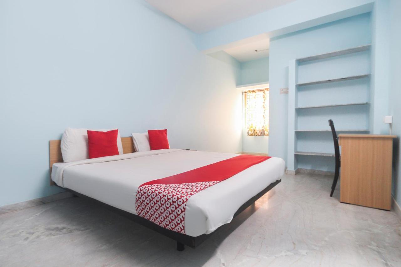 Hôtel Oyo Flagship 48158 Ss Towers à Podanur Extérieur photo