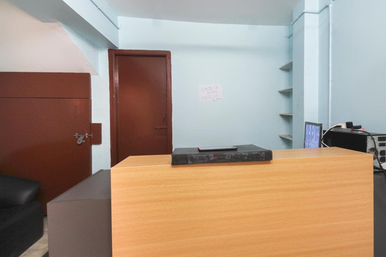 Hôtel Oyo Flagship 48158 Ss Towers à Podanur Extérieur photo