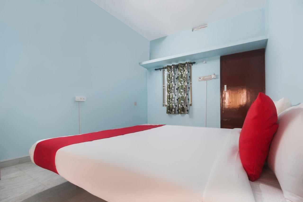 Hôtel Oyo Flagship 48158 Ss Towers à Podanur Extérieur photo