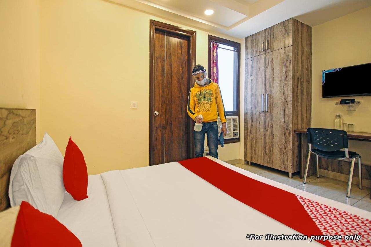 Hôtel Oyo Flagship 48158 Ss Towers à Podanur Extérieur photo
